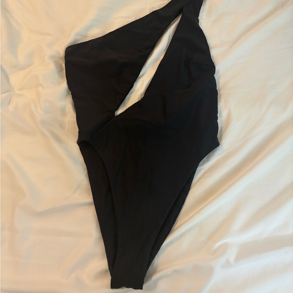 MBM Swim - Picture 3 of 5